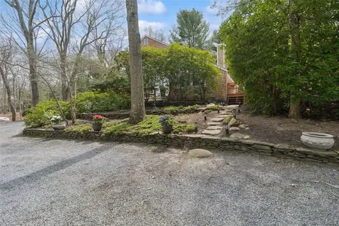 27 Ely Brook Road East Hampton NY 11937