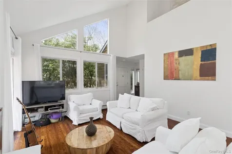 27 Ely Brook Road East Hampton NY 11937