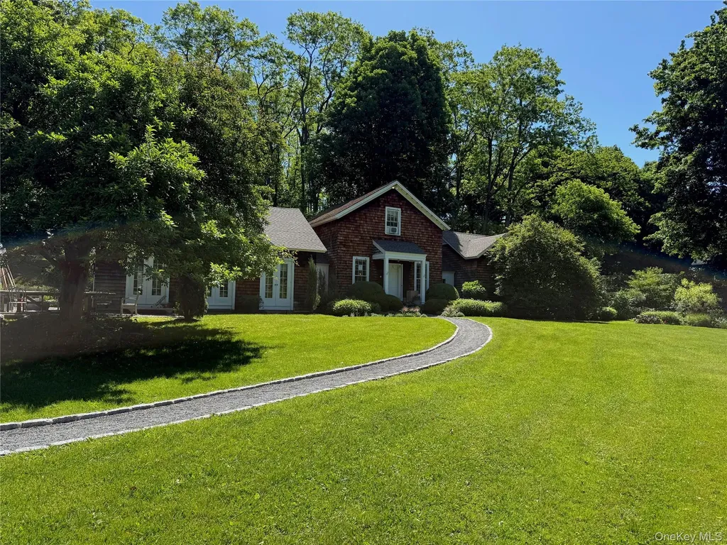 20 Taintor Way Millbrook NY 12545