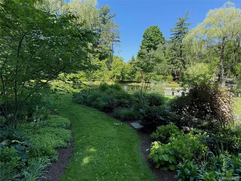 20 Taintor Way Millbrook NY 12545