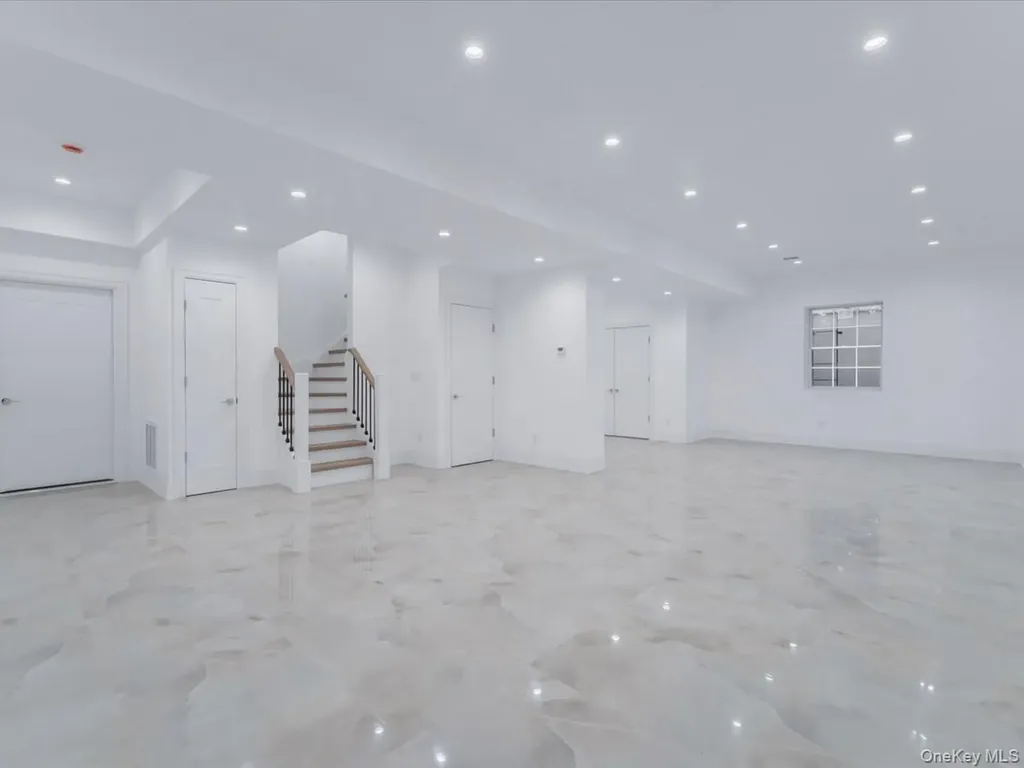 235 Schenck Avenue Great Neck NY 11021