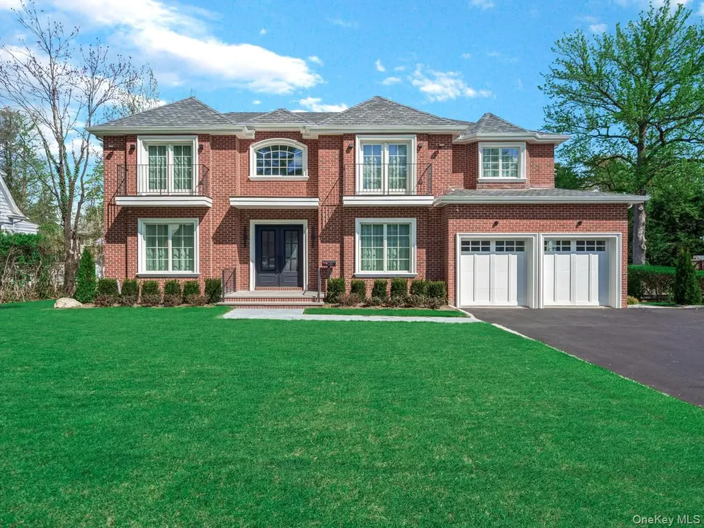 235 Schenck Avenue Great Neck NY 11021