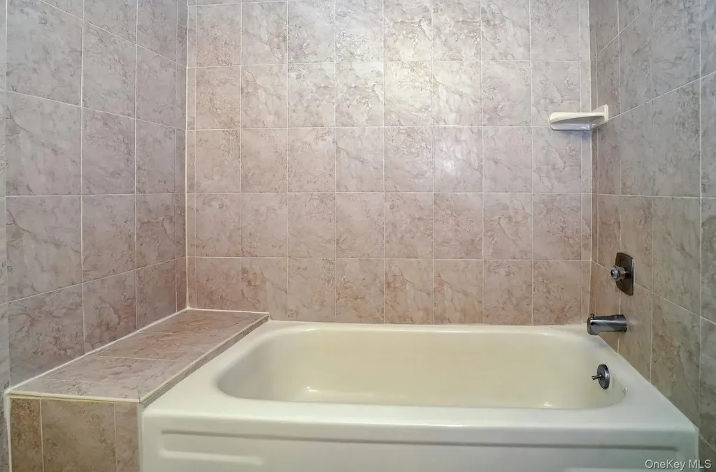 23 Meadowood Drive Jericho NY 11753