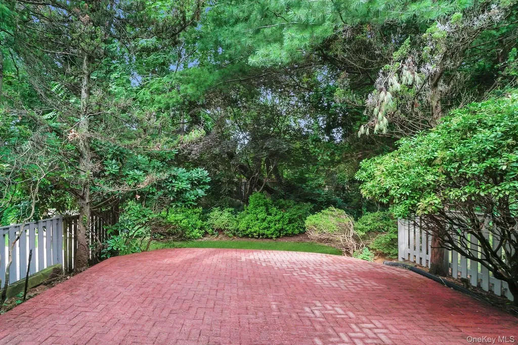 23 Meadowood Drive Jericho NY 11753