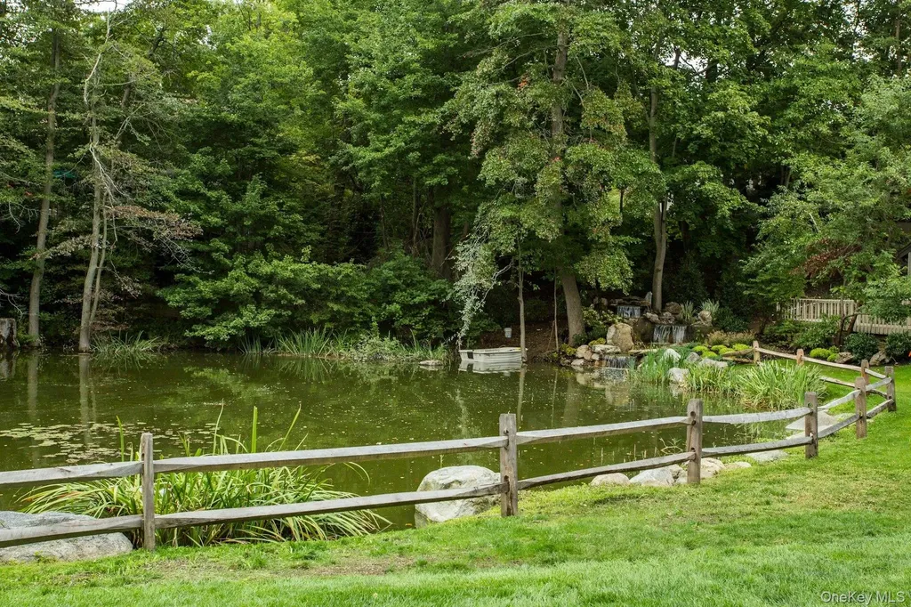 23 Meadowood Drive Jericho NY 11753