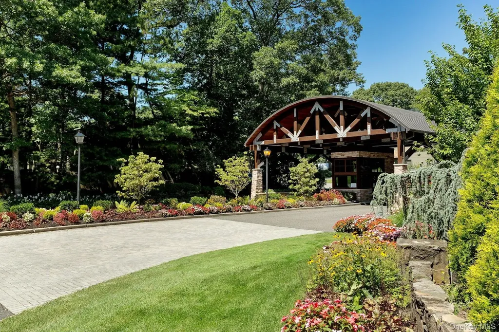 23 Meadowood Drive Jericho NY 11753