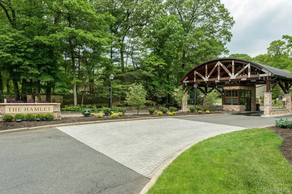 23 Meadowood Drive Jericho NY 11753