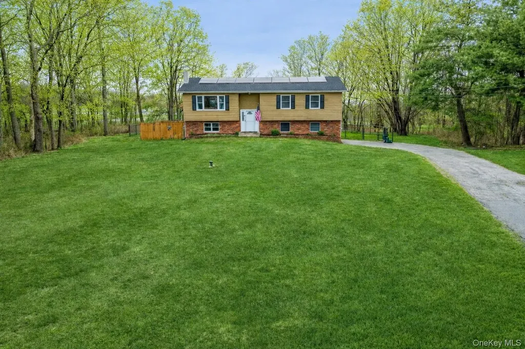 22 Valkill Drive Poughkeepsie NY 12601