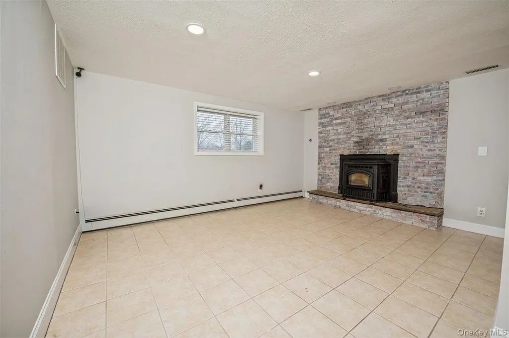 22 Valkill Drive Poughkeepsie NY 12601