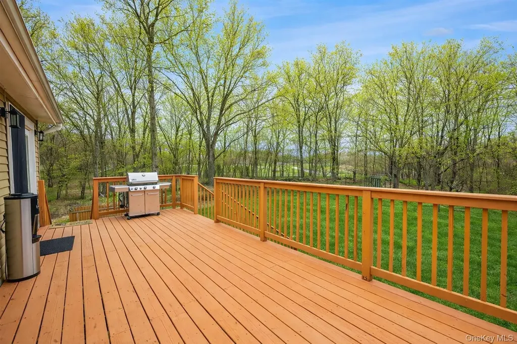 22 Valkill Drive Poughkeepsie NY 12601