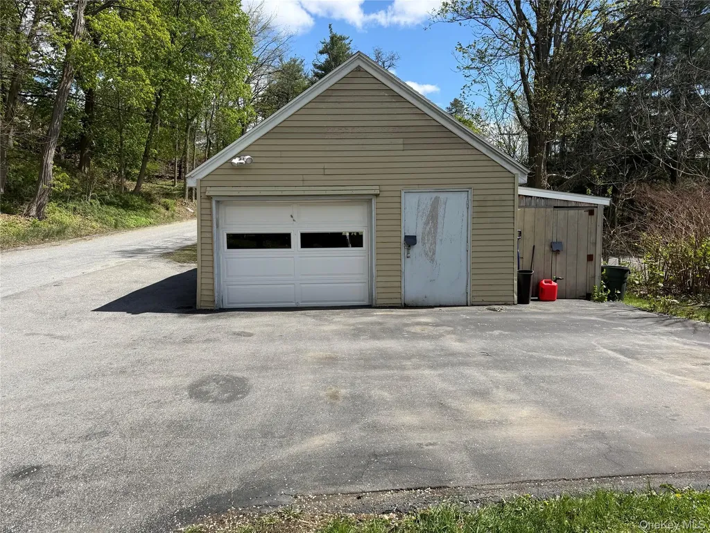 23 Howard Road Poughkeepsie NY 12603