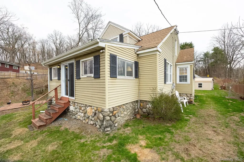 23 Howard Road Poughkeepsie NY 12603
