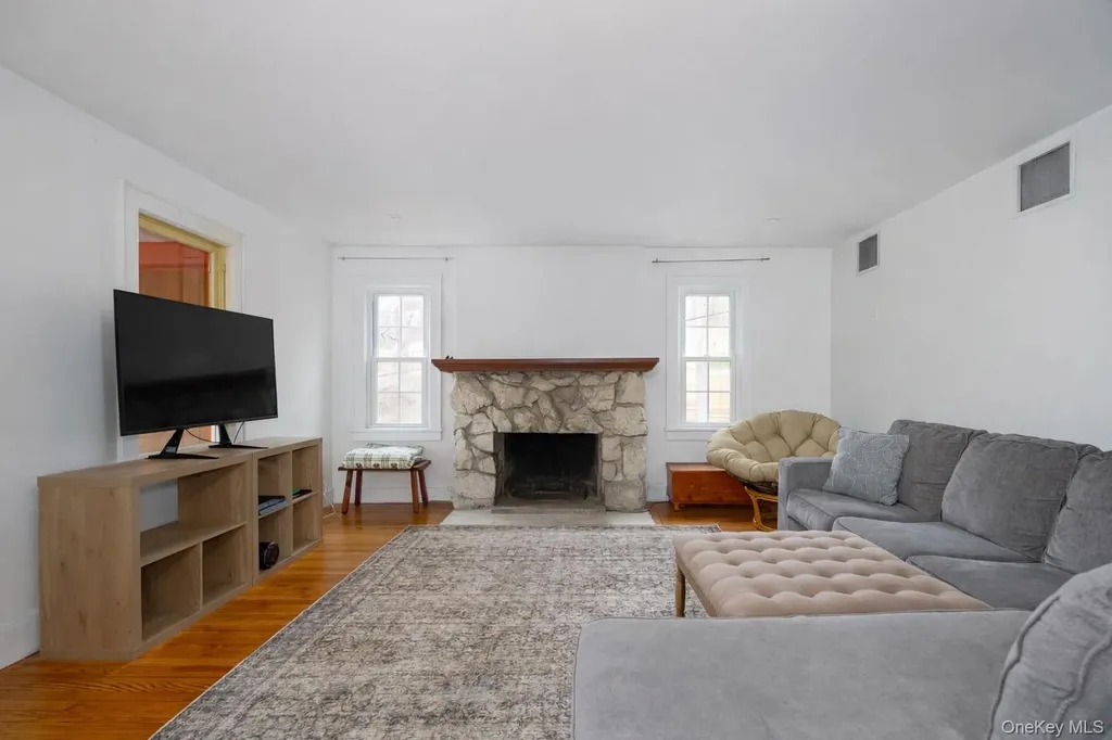 23 Howard Road Poughkeepsie NY 12603