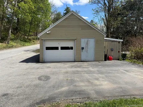 23 Howard Road Poughkeepsie NY 12603