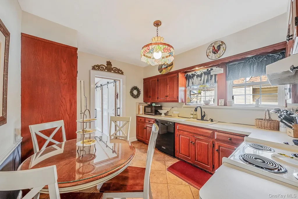 33 Harding Avenue Lynbrook NY 11563