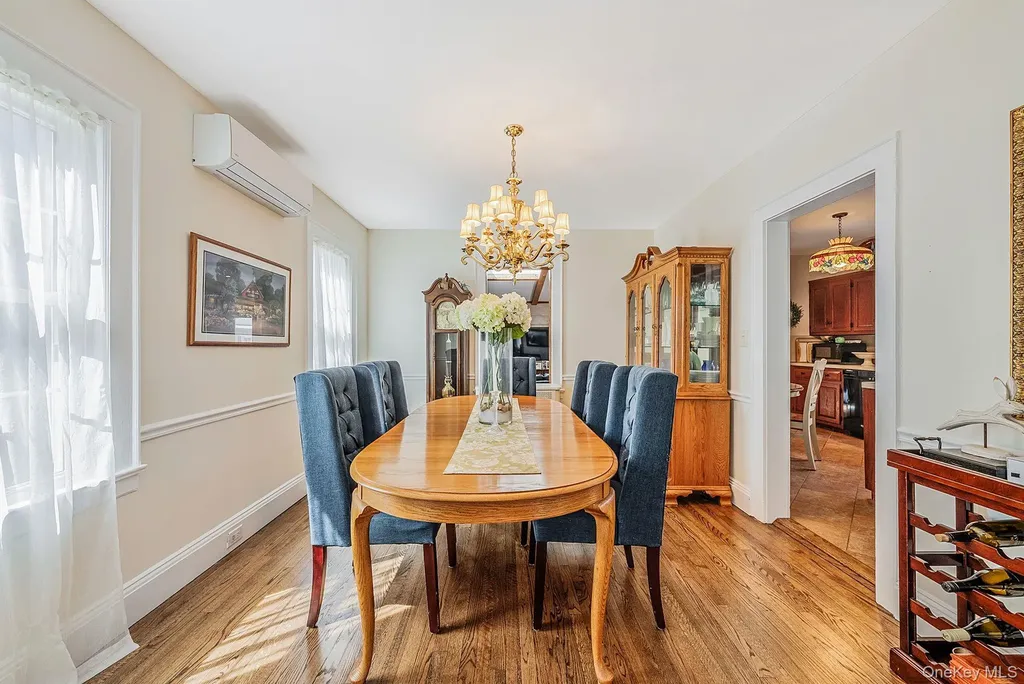 33 Harding Avenue Lynbrook NY 11563