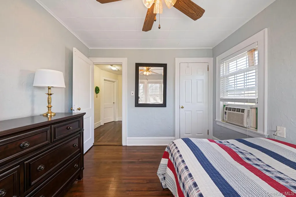 33 Harding Avenue Lynbrook NY 11563
