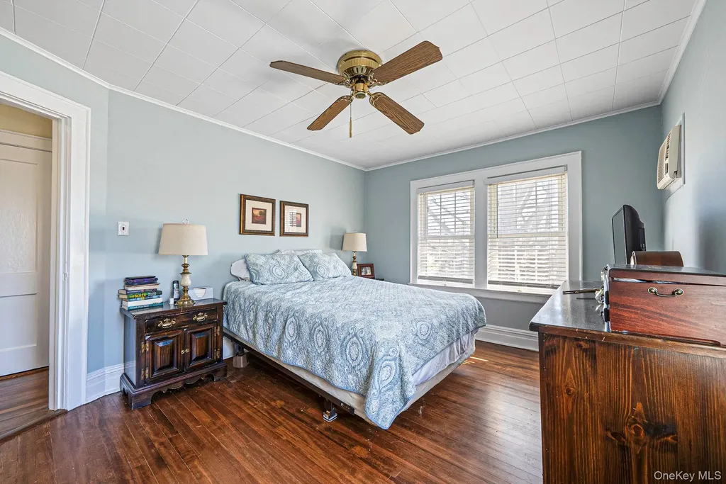 33 Harding Avenue Lynbrook NY 11563
