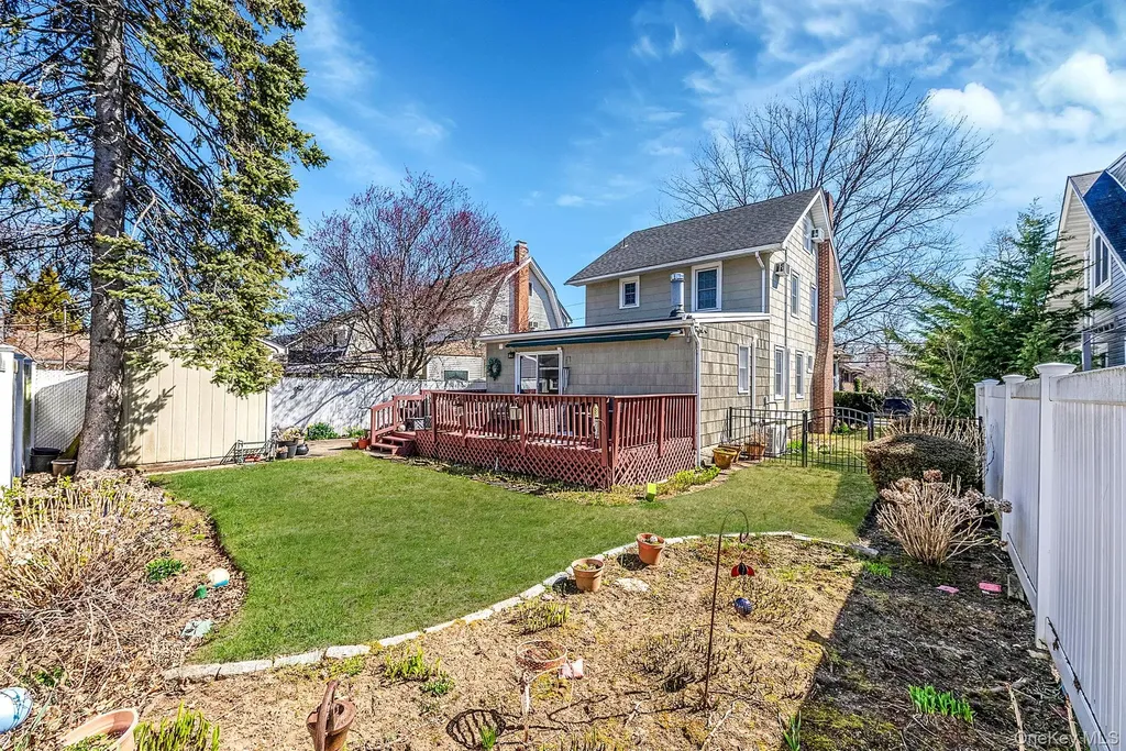 33 Harding Avenue Lynbrook NY 11563