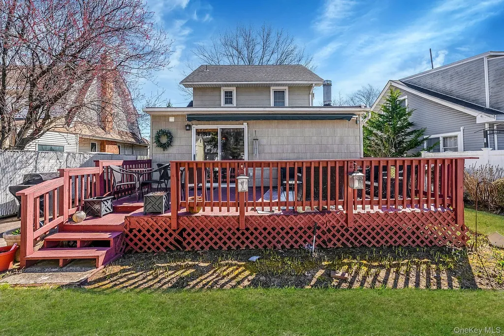 33 Harding Avenue Lynbrook NY 11563