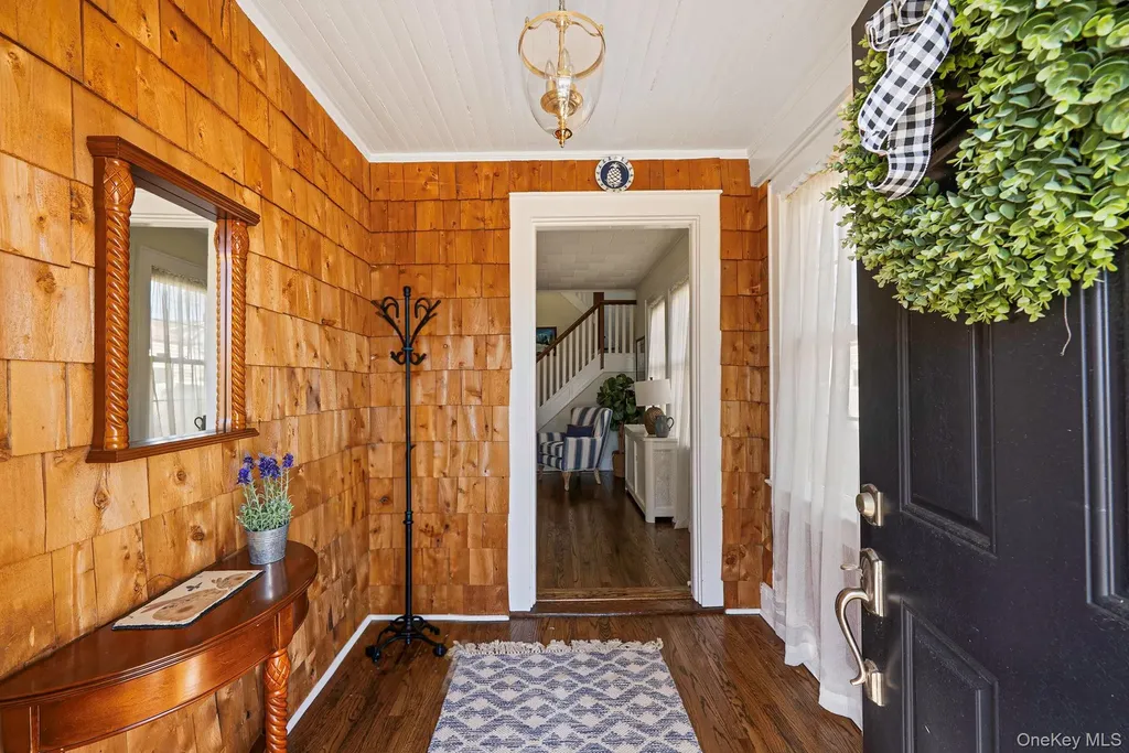 33 Harding Avenue Lynbrook NY 11563