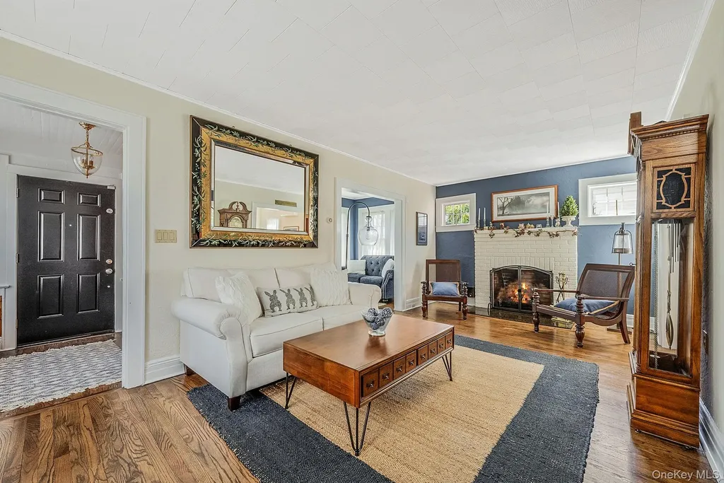 33 Harding Avenue Lynbrook NY 11563