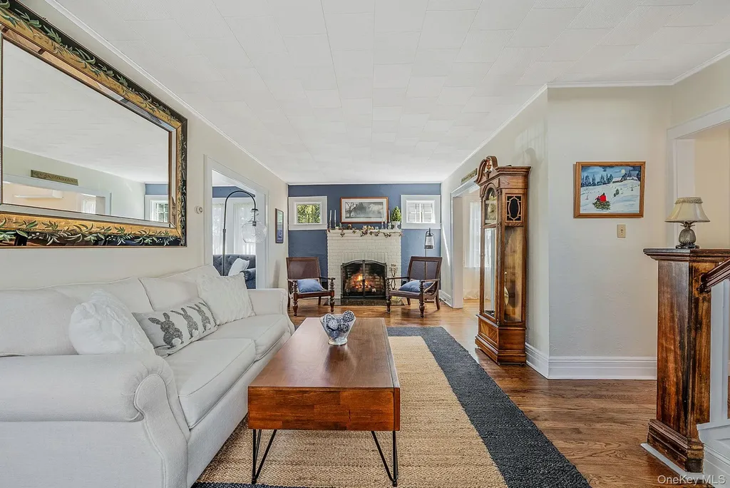 33 Harding Avenue Lynbrook NY 11563