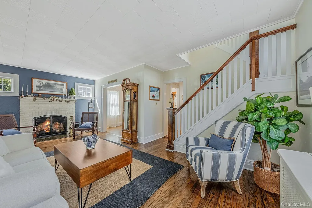 33 Harding Avenue Lynbrook NY 11563