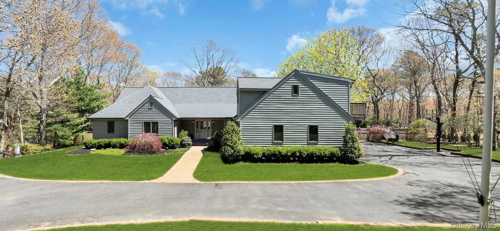 3 Quail Run Hampton Bays NY 11946