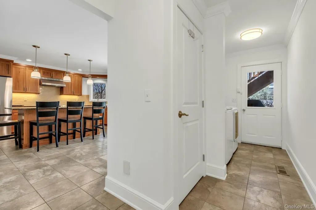 3 Quail Run Hampton Bays NY 11946