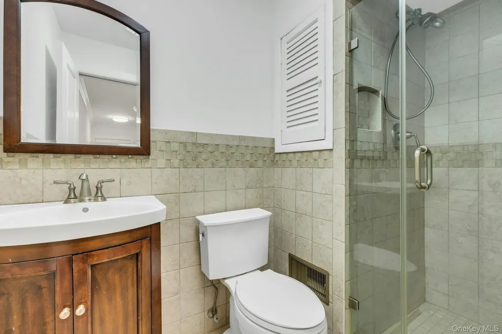 3 Quail Run Hampton Bays NY 11946