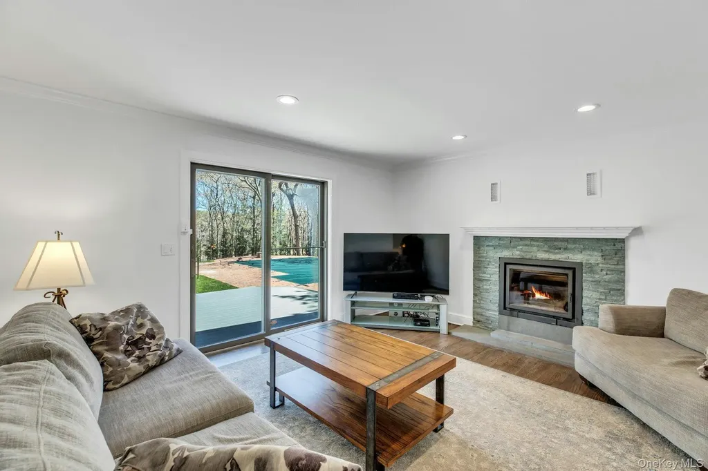 3 Quail Run Hampton Bays NY 11946