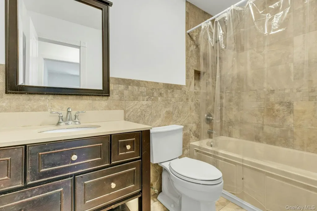 3 Quail Run Hampton Bays NY 11946