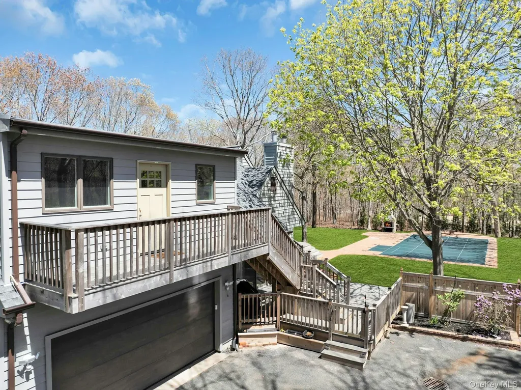 3 Quail Run Hampton Bays NY 11946