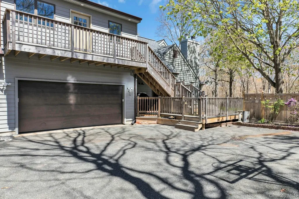 3 Quail Run Hampton Bays NY 11946