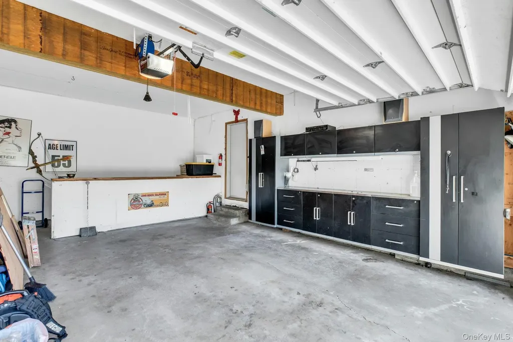 3 Quail Run Hampton Bays NY 11946