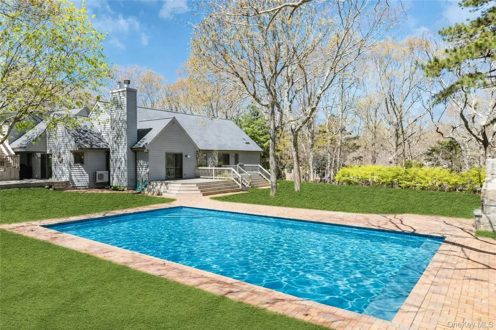 3 Quail Run Hampton Bays NY 11946