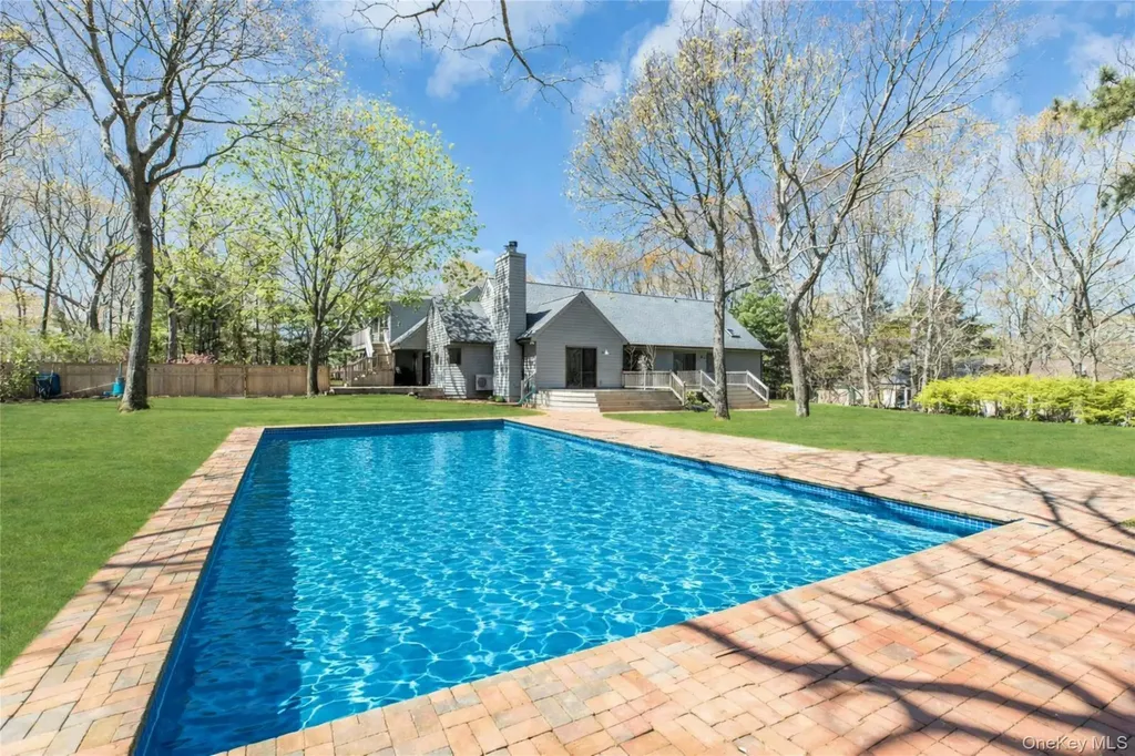 3 Quail Run Hampton Bays NY 11946