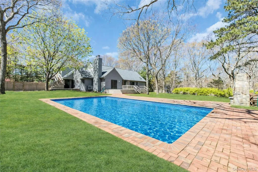 3 Quail Run Hampton Bays NY 11946