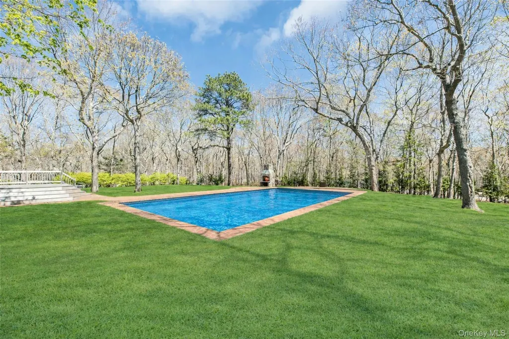 3 Quail Run Hampton Bays NY 11946