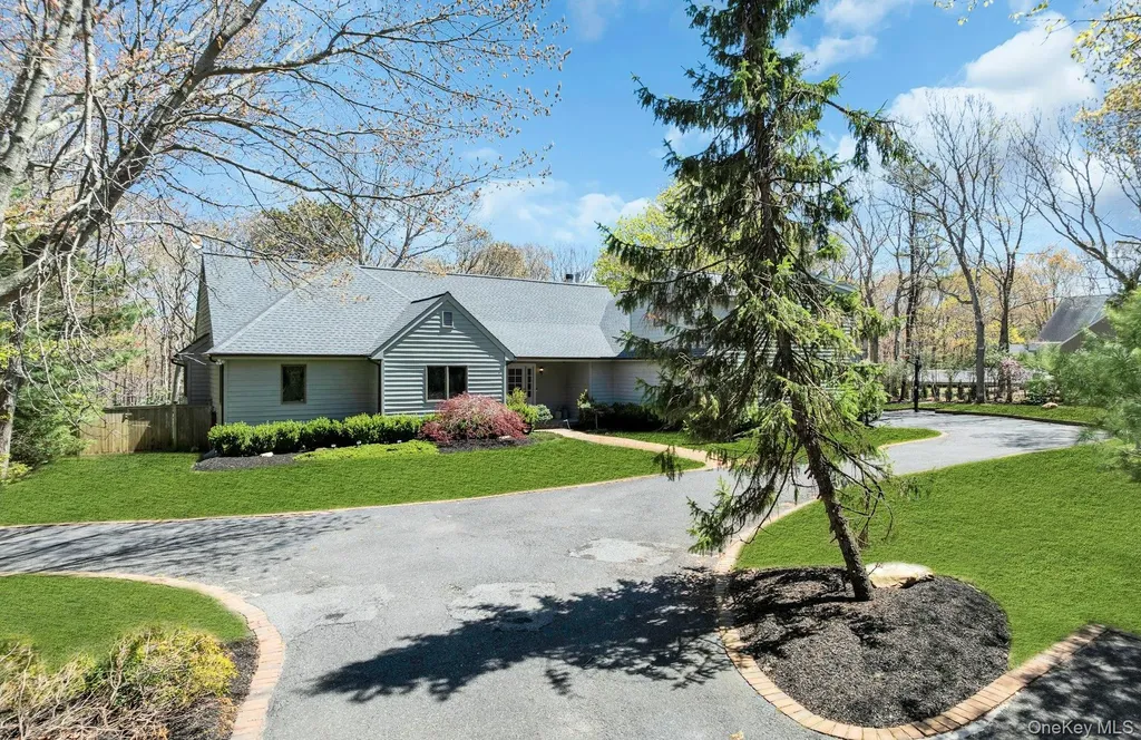 3 Quail Run Hampton Bays NY 11946