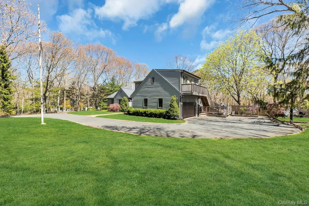 3 Quail Run Hampton Bays NY 11946