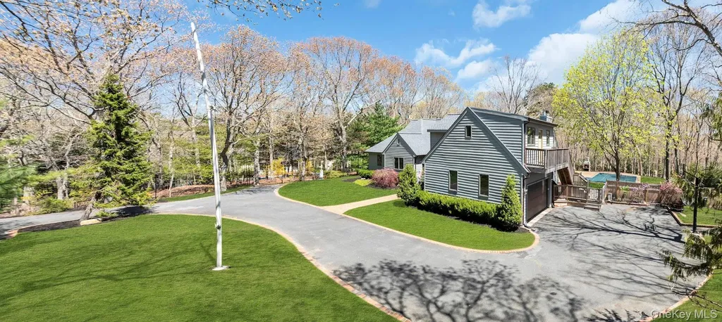 3 Quail Run Hampton Bays NY 11946