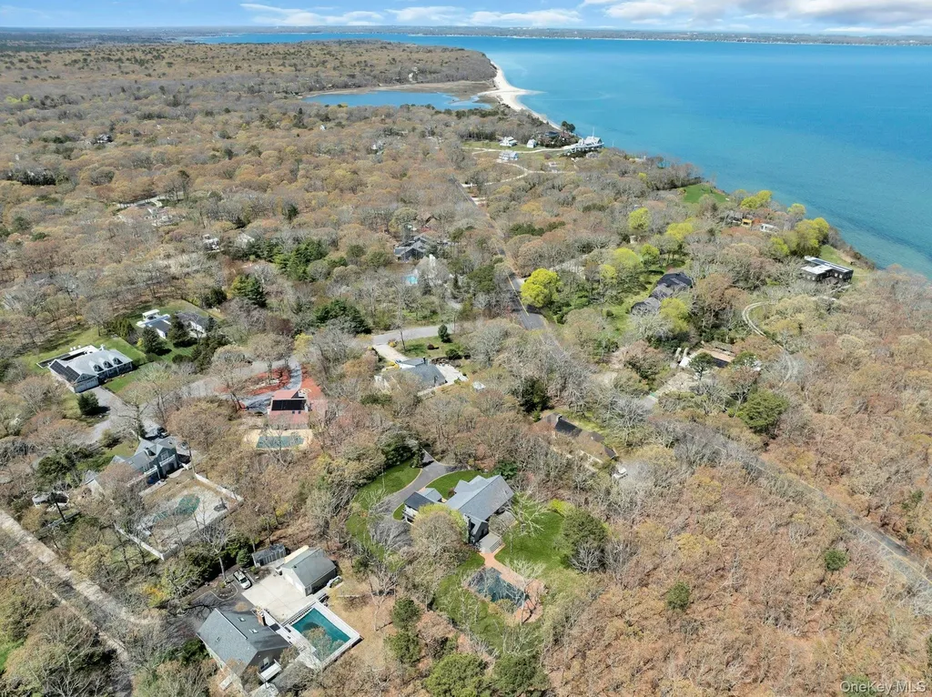 3 Quail Run Hampton Bays NY 11946