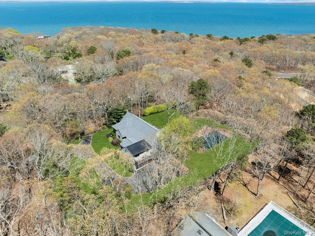 3 Quail Run Hampton Bays NY 11946