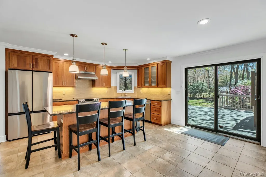 3 Quail Run Hampton Bays NY 11946
