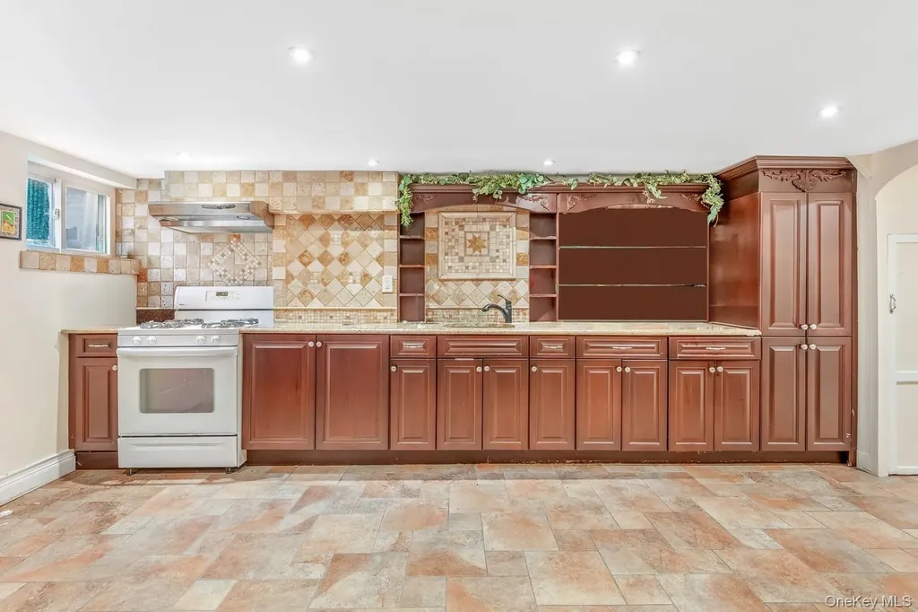 1918 Ditmars Boulevard Astoria NY 11105