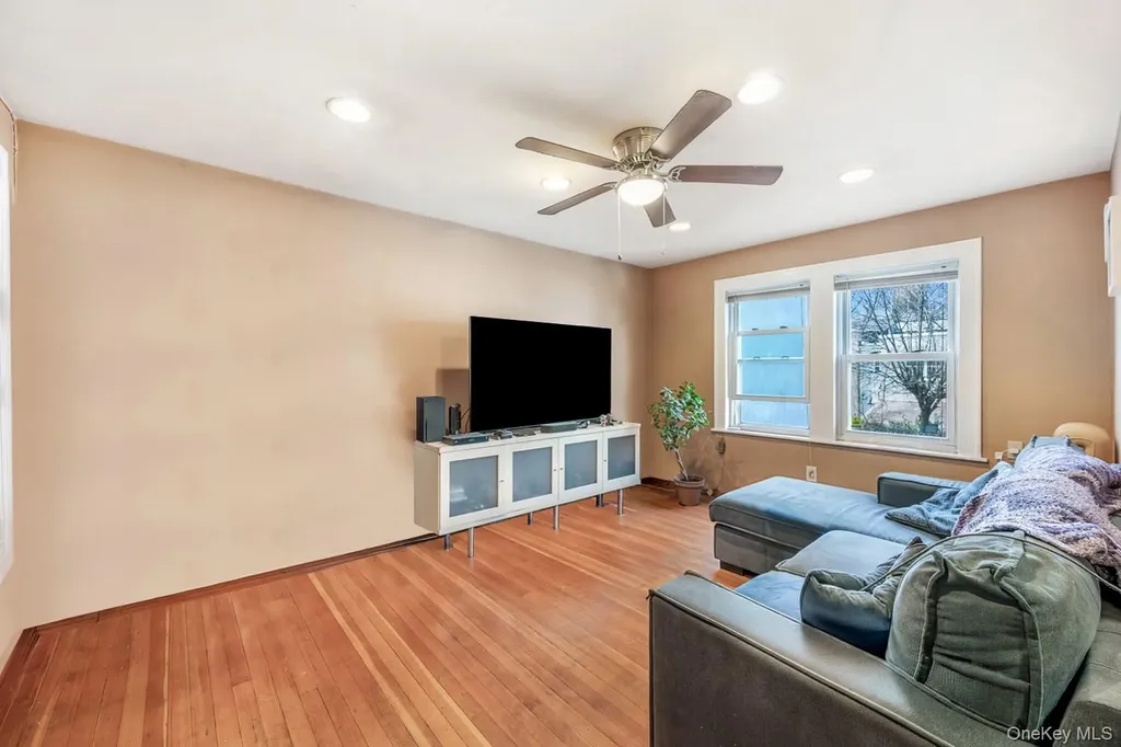 1918 Ditmars Boulevard Astoria NY 11105
