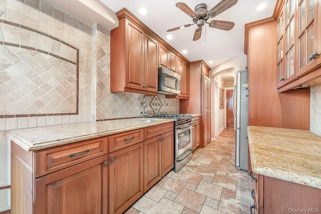 1918 Ditmars Boulevard Astoria NY 11105