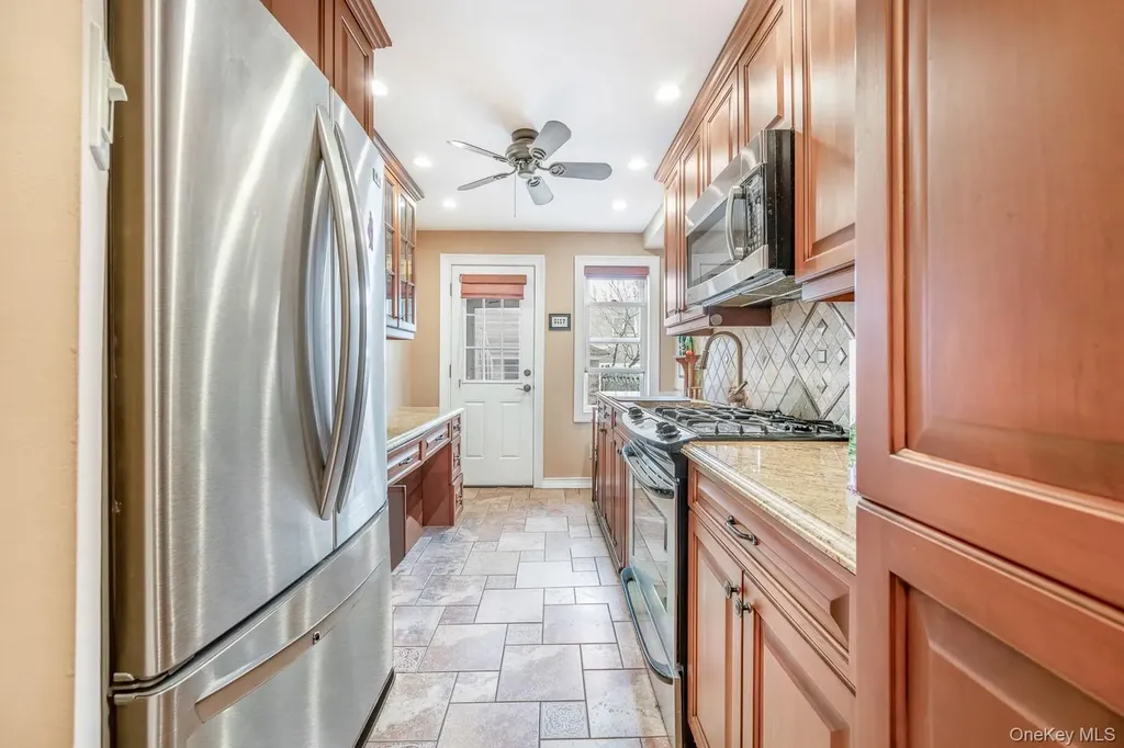 1918 Ditmars Boulevard Astoria NY 11105